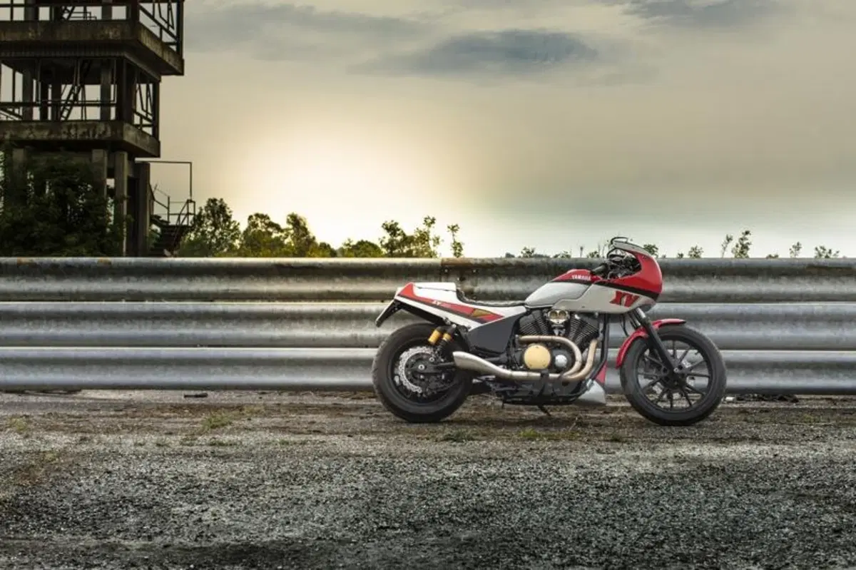 Yamaha XV 950 Yard Built Pure Sports (9)