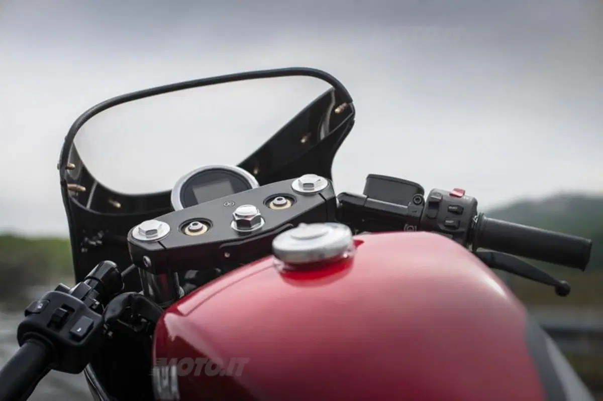 Yamaha XV 950 Yard Built Pure Sports (23)