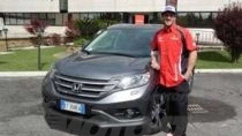 Salvini, Campione del Mondo Enduro, ritira la sua Honda CR-V 1.6 i-DTEC 