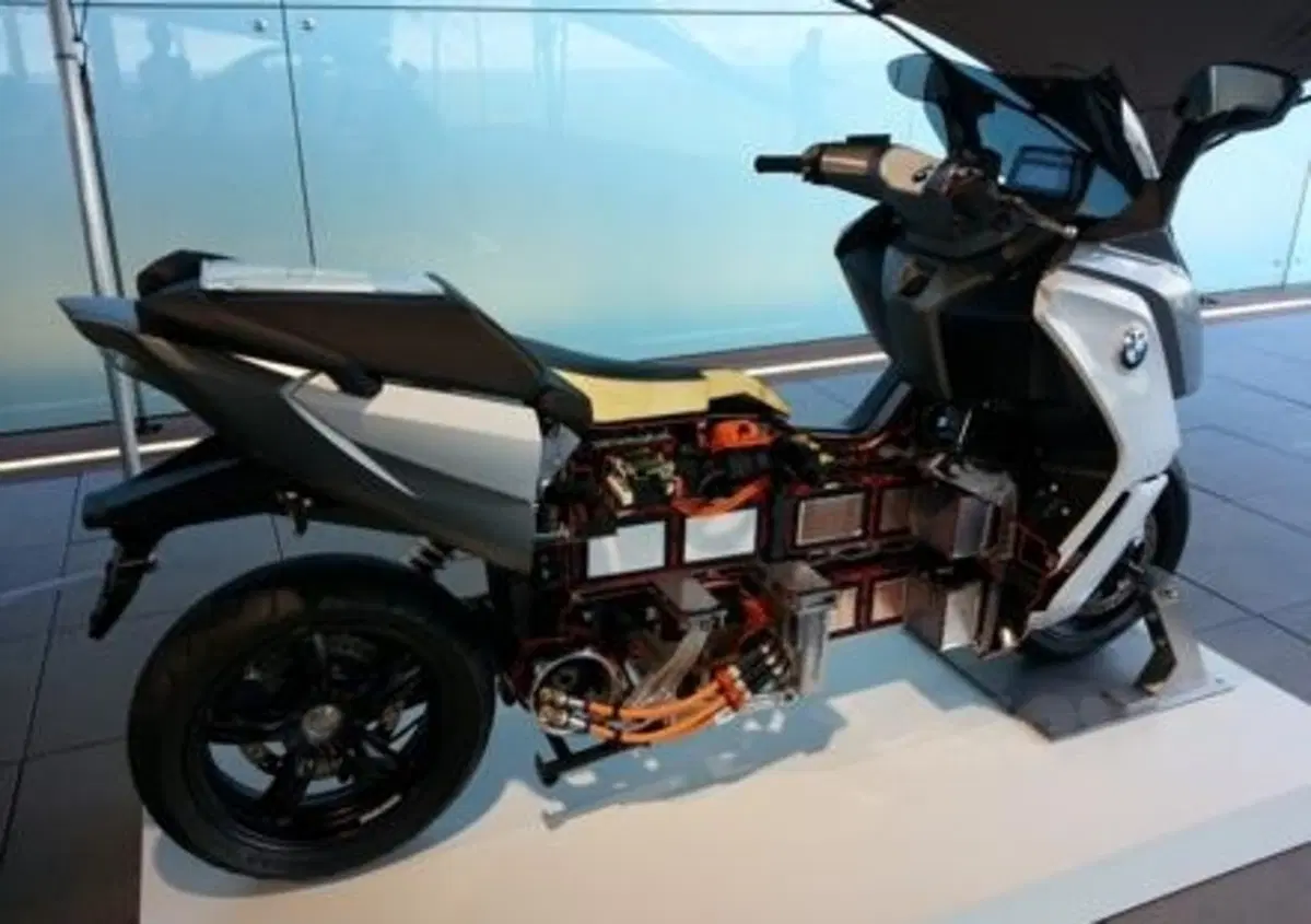 Dorit Mangold (BMW): "C evolution, per chi vuole vivere green, con stile"
