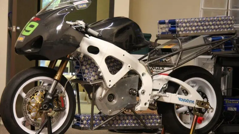 La prima moto elettrica? Un'Hayabusa!