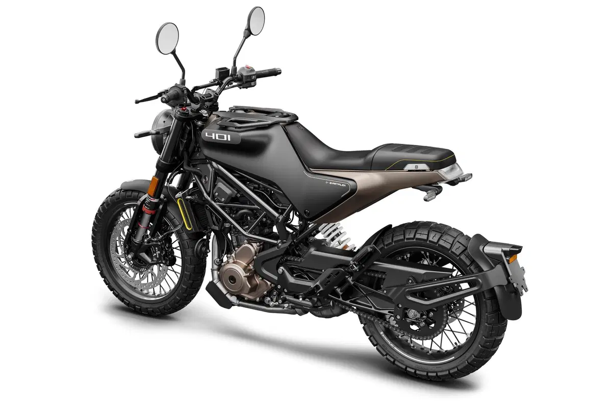 Husqvarna Vitpilen 401: tutta nuova per il 2023? [Foto spia] (4)