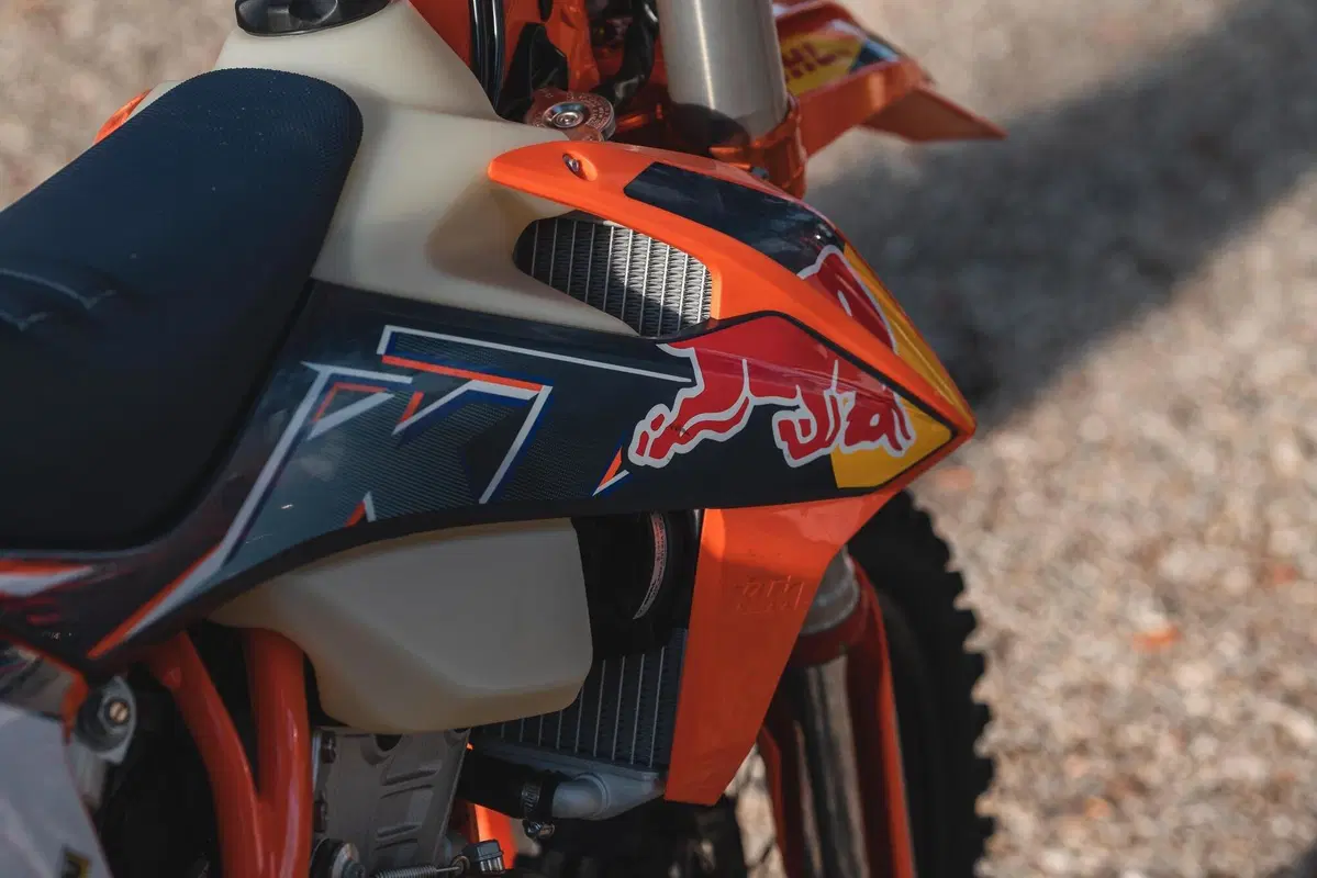 Abbiamo provato le KTM EXC 2022 300 2t e 350 4t top di gamma (13)