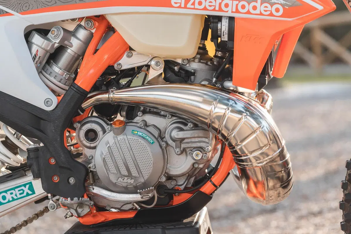 Abbiamo provato le KTM EXC 2022 300 2t e 350 4t top di gamma (17)