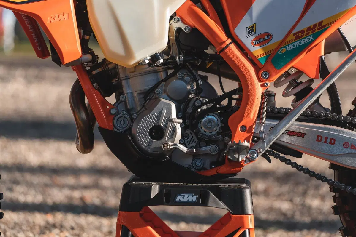 Abbiamo provato le KTM EXC 2022 300 2t e 350 4t top di gamma (18)