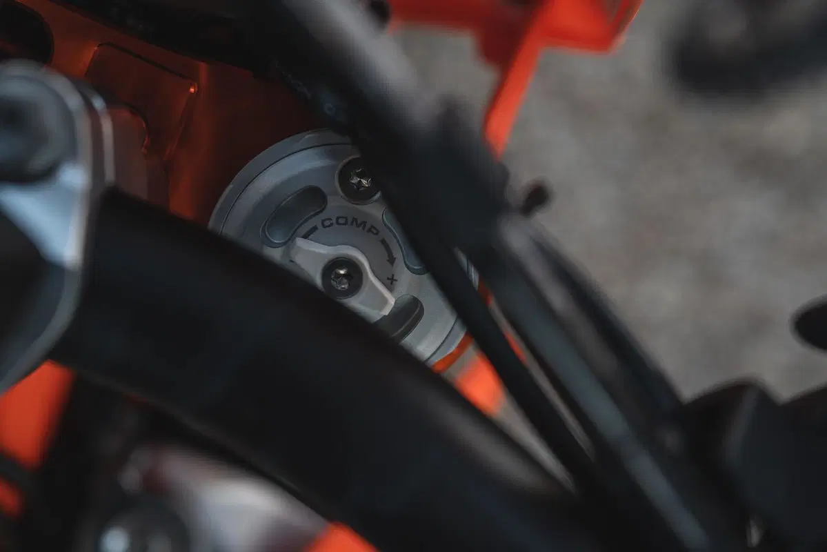 Abbiamo provato le KTM EXC 2022 300 2t e 350 4t top di gamma (25)