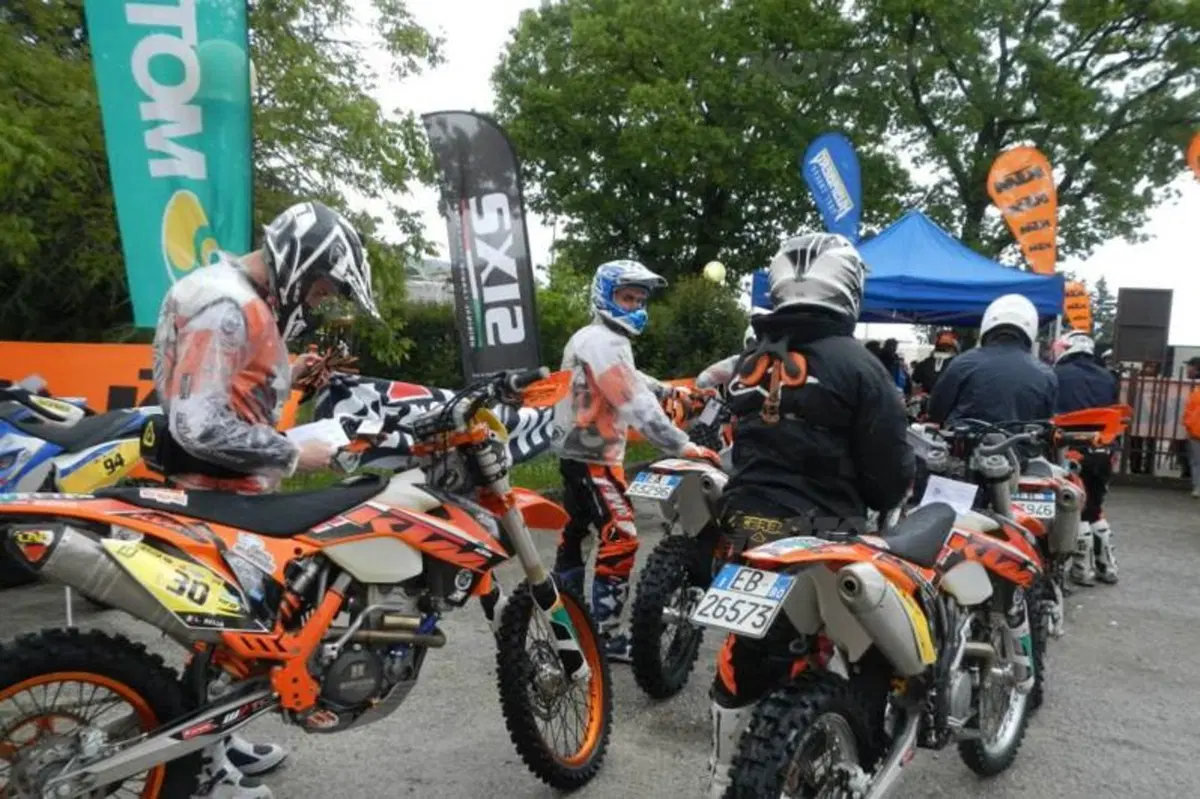 Trofeo Enduro KTM. Gubbio, il mare di fango non ferma i piloti! (16)