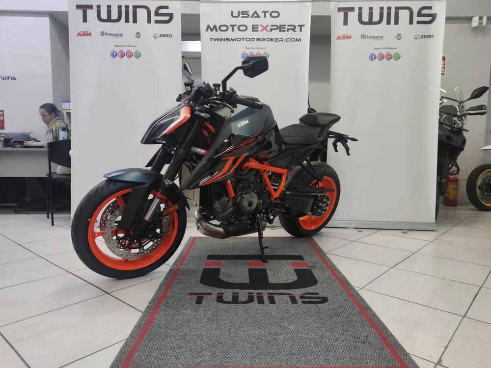 KTM 1290 Super Duke R (2022 - 23) (4)