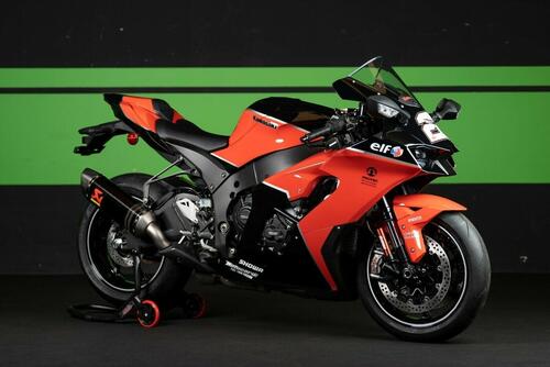 Kawasaki: la ZX-10R replica GPZ 900R all'asta (3)