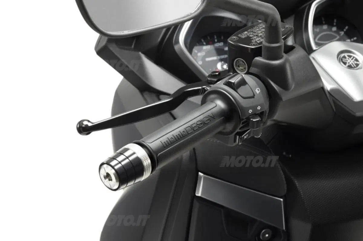 Yamaha presenta il nuovo X-Max 400 MomoDesign (12)