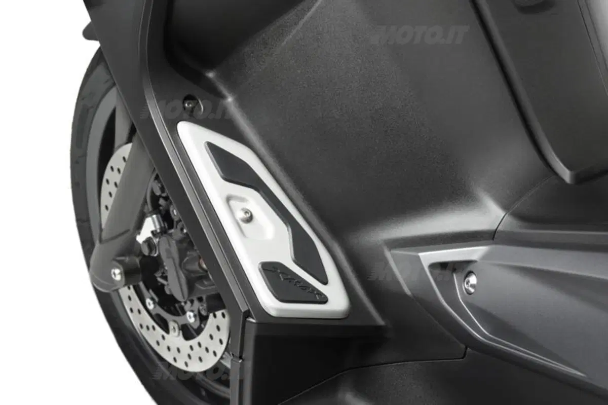 Yamaha presenta il nuovo X-Max 400 MomoDesign (16)
