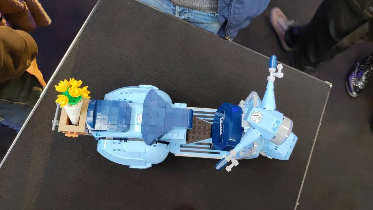 LEGO® Vespa 125. Due Storie (9)