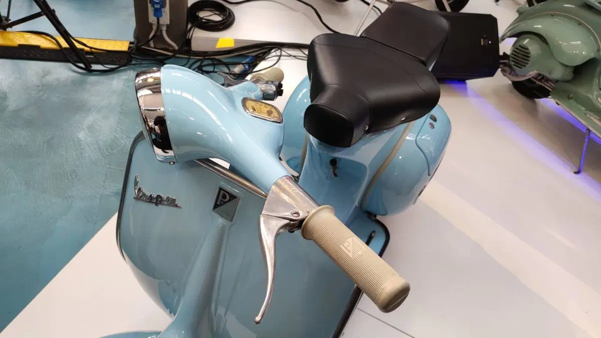 LEGO® Vespa 125. Due Storie (7)