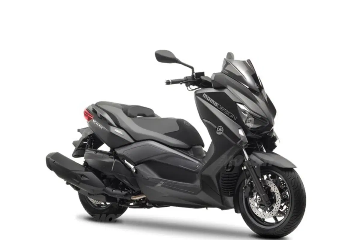 Yamaha presenta il nuovo X-Max 400 MomoDesign (24)