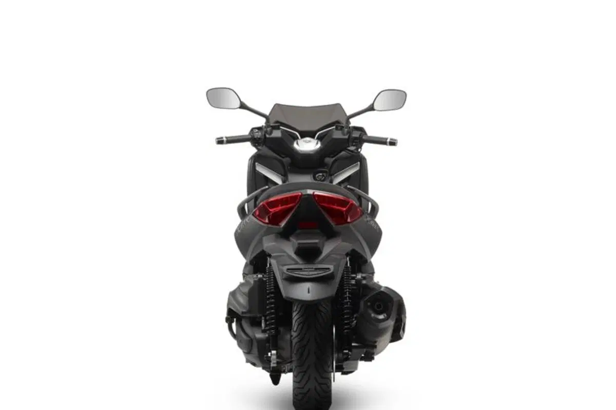 Yamaha presenta il nuovo X-Max 400 MomoDesign (27)