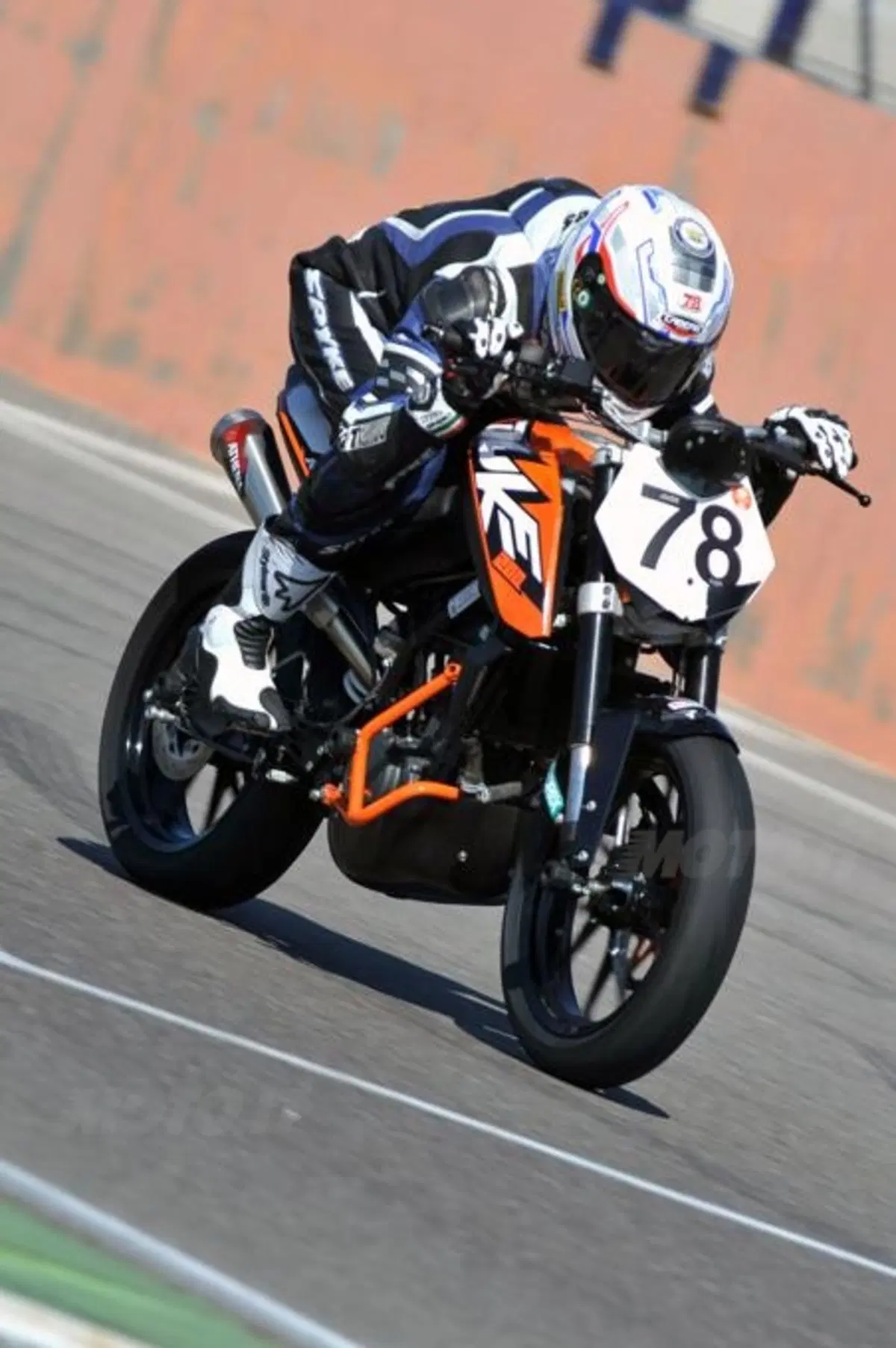 KTM 200 Duke Trophy, ve lo raccontiamo dalla pista (16)