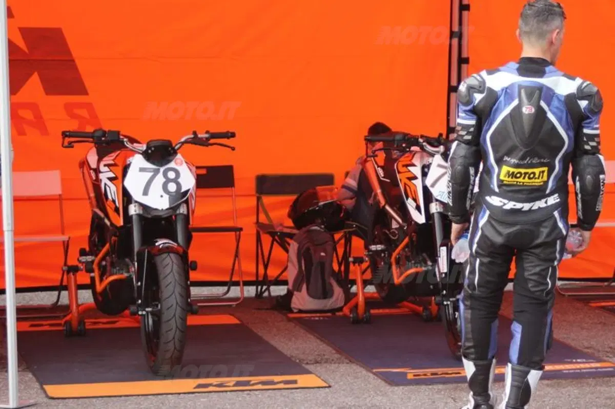 KTM 200 Duke Trophy, ve lo raccontiamo dalla pista (23)