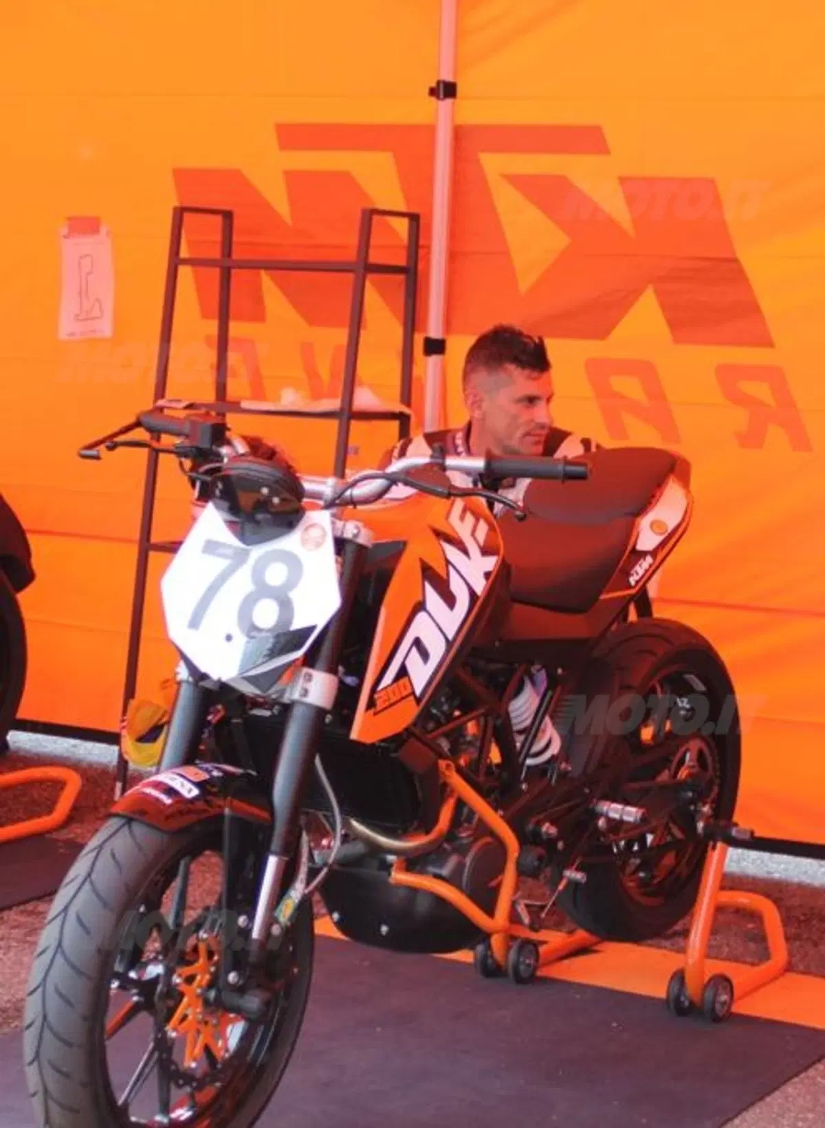 KTM 200 Duke Trophy, ve lo raccontiamo dalla pista (33)