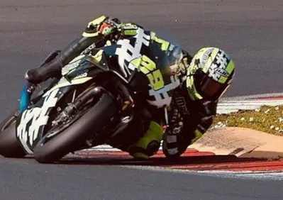 Andrea Iannone a Vallelunga con l’Aprilia RSV4 e una promessa: tornare! [VIDEO]