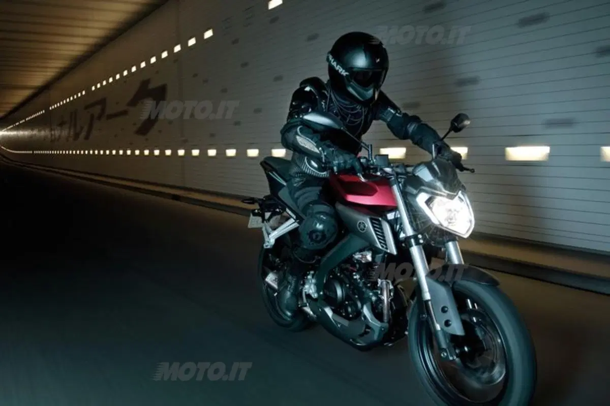 Nuova Yamaha MT-125, la naked per i sedicenni (3)