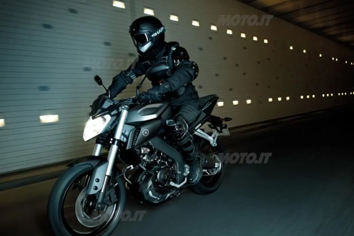Nuova Yamaha MT-125, la naked per i sedicenni (4)