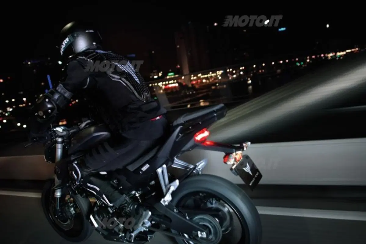Nuova Yamaha MT-125, la naked per i sedicenni (7)