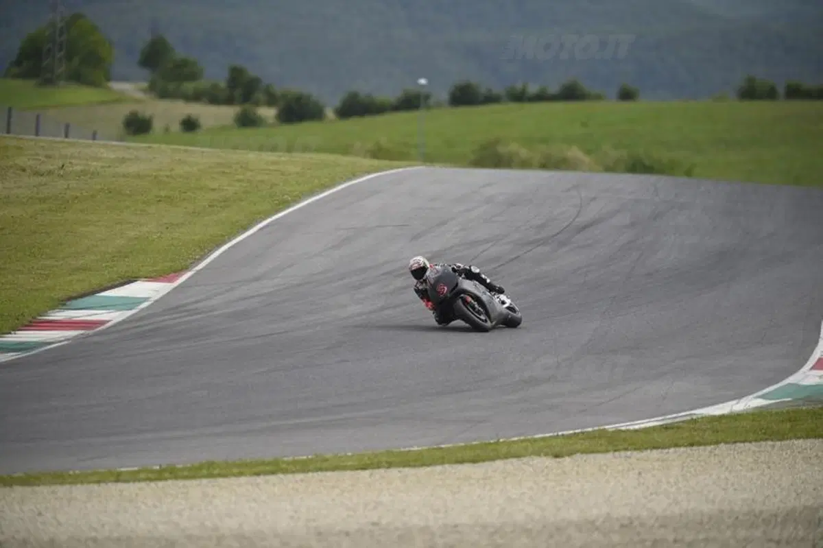 Biaggi: "E' sempre bello tornare in sella al Mugello" (3)
