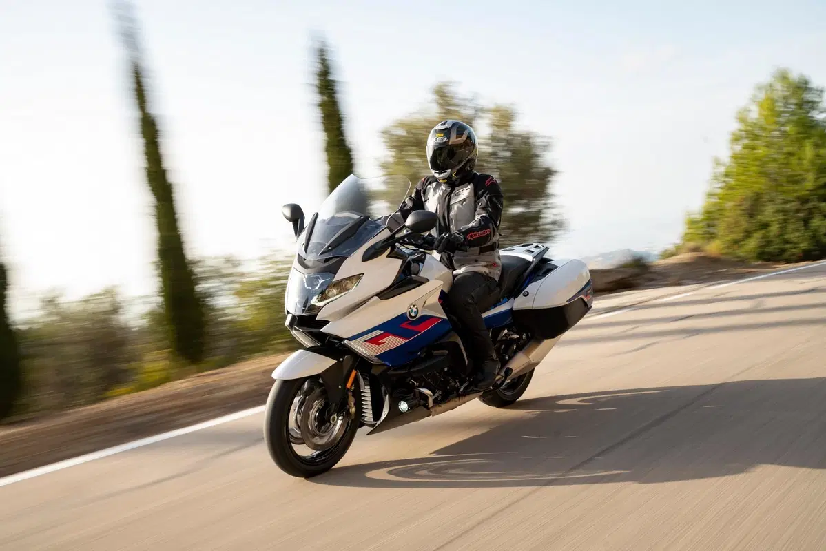 BMW K1600 GT: Turismo adrenalinico