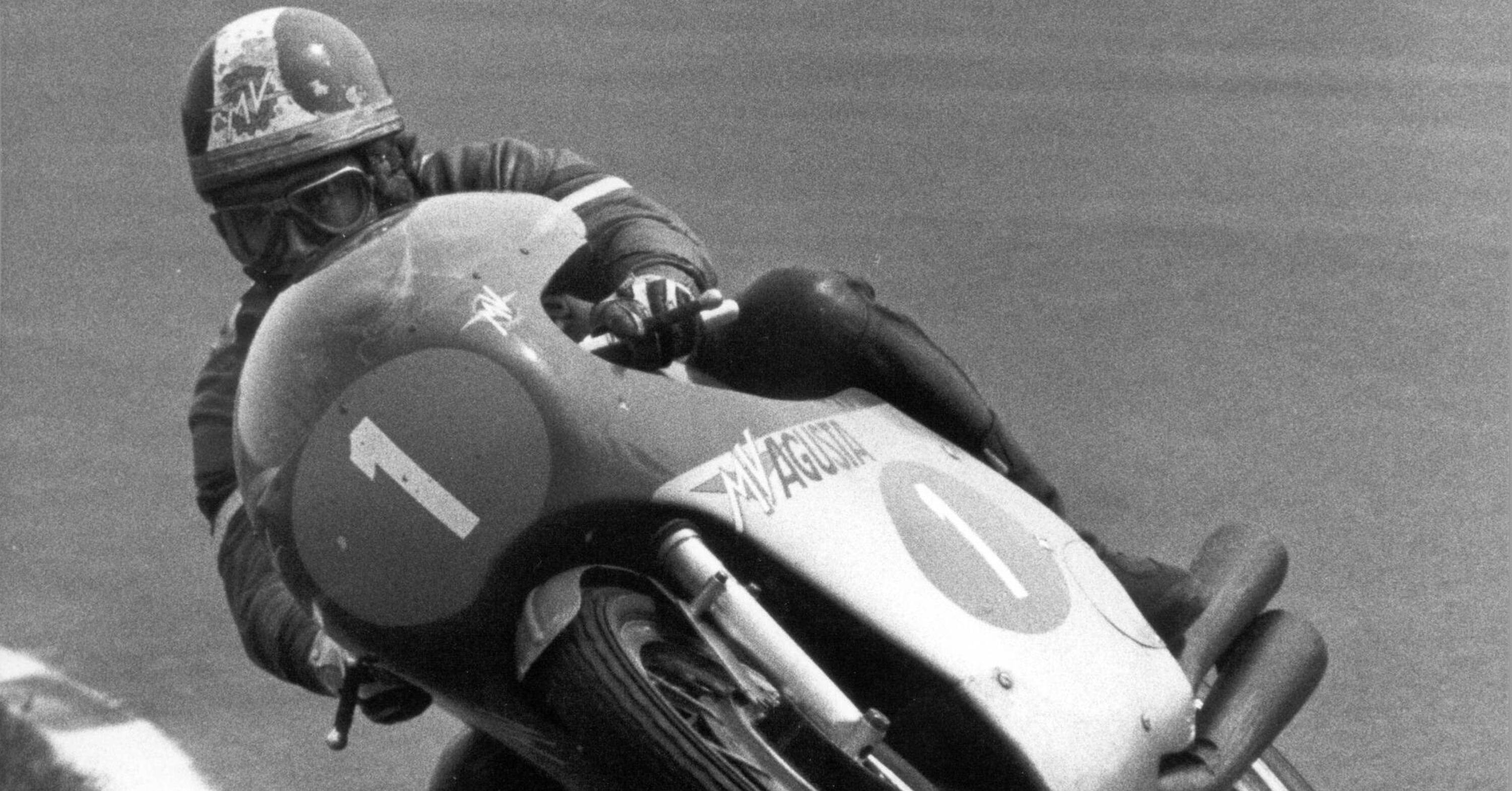 MotoGP: 1 giorno al via. Giacomo Agostini