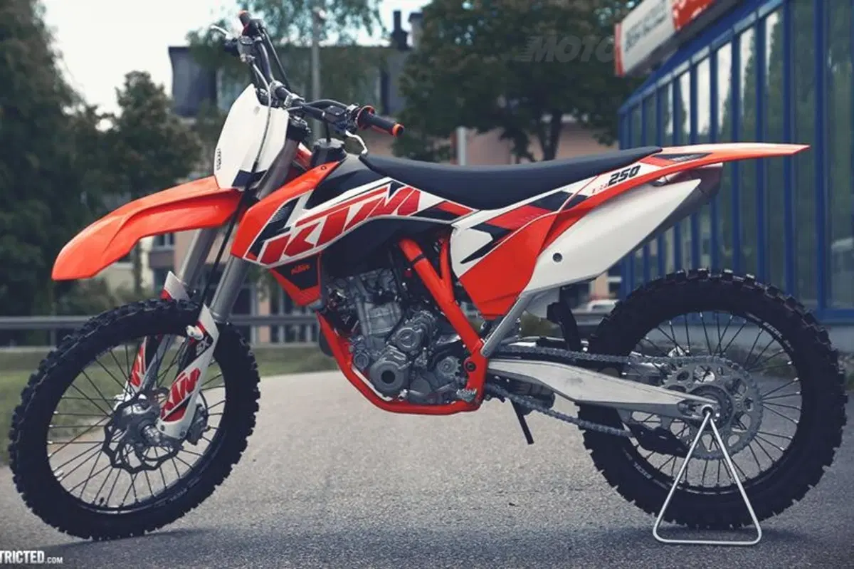 Nuova KTM 250 SX-F 2015. Le prime foto (2)