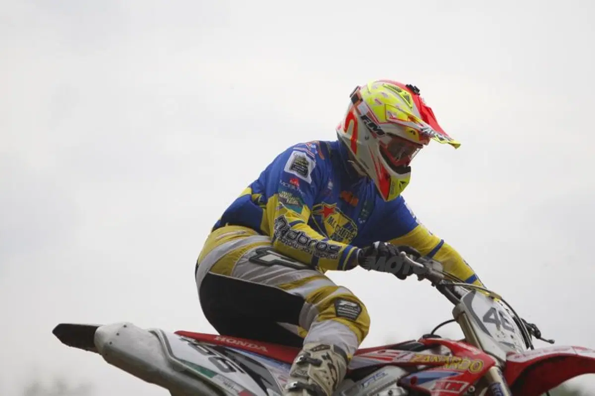 Airoh Aviator 2.1 Replica 222: tutto sul casco di Tony Cairoli! (2)