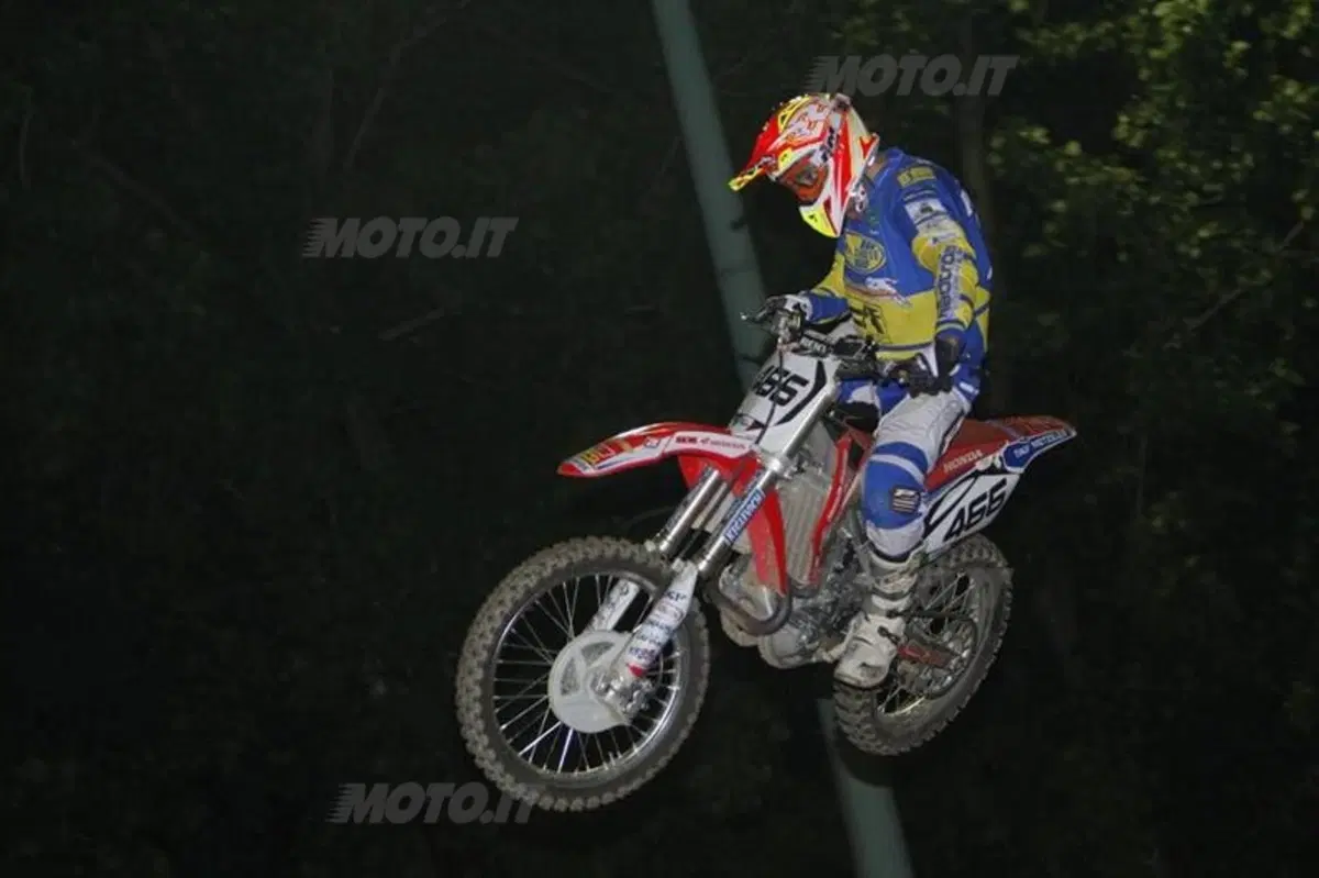 Airoh Aviator 2.1 Replica 222: tutto sul casco di Tony Cairoli! (3)