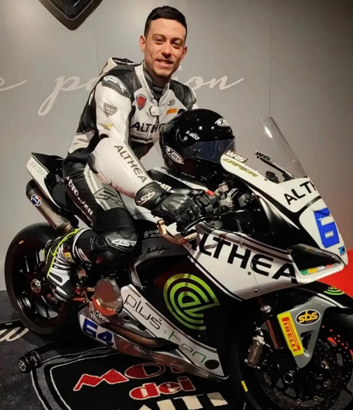 Nolan presenta la scuderia 2022 (5)