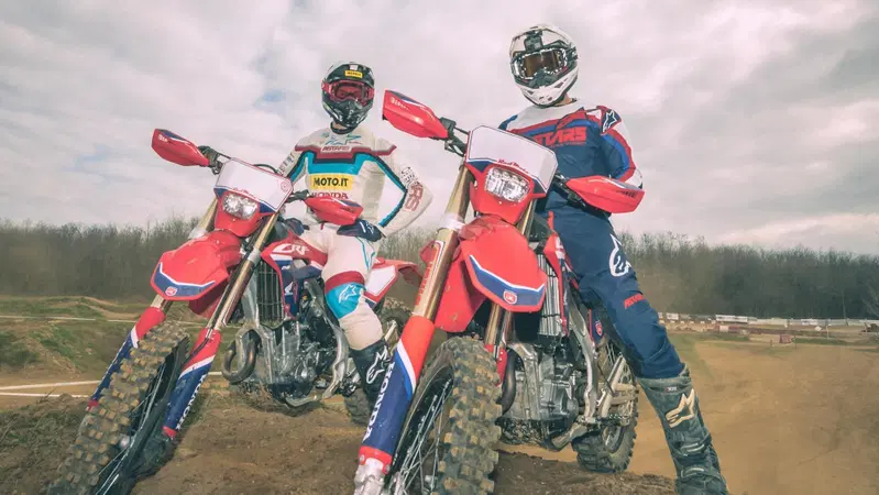Meglio la 250 o la 300? TEST Honda CRF RX Enduro 2022: ecco le differenze