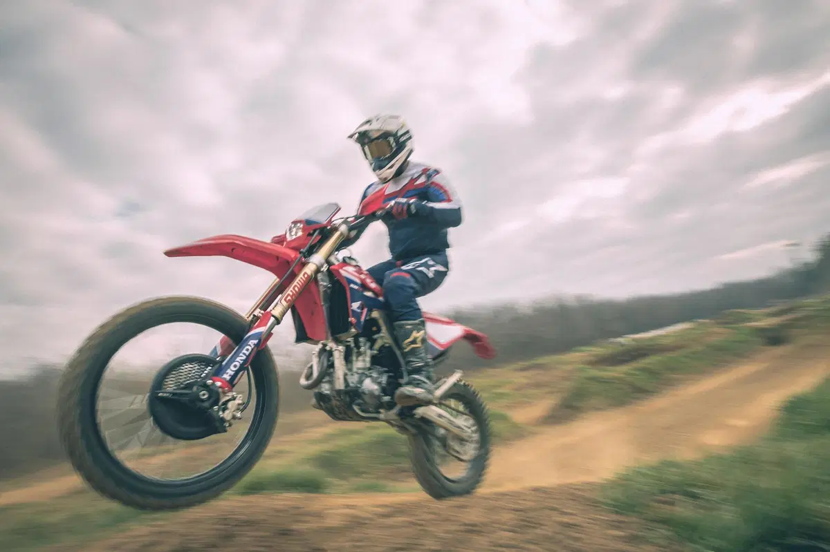 Meglio la 250 o la 300? TEST Honda CRF RX Enduro 2022: ecco le differenze (3)