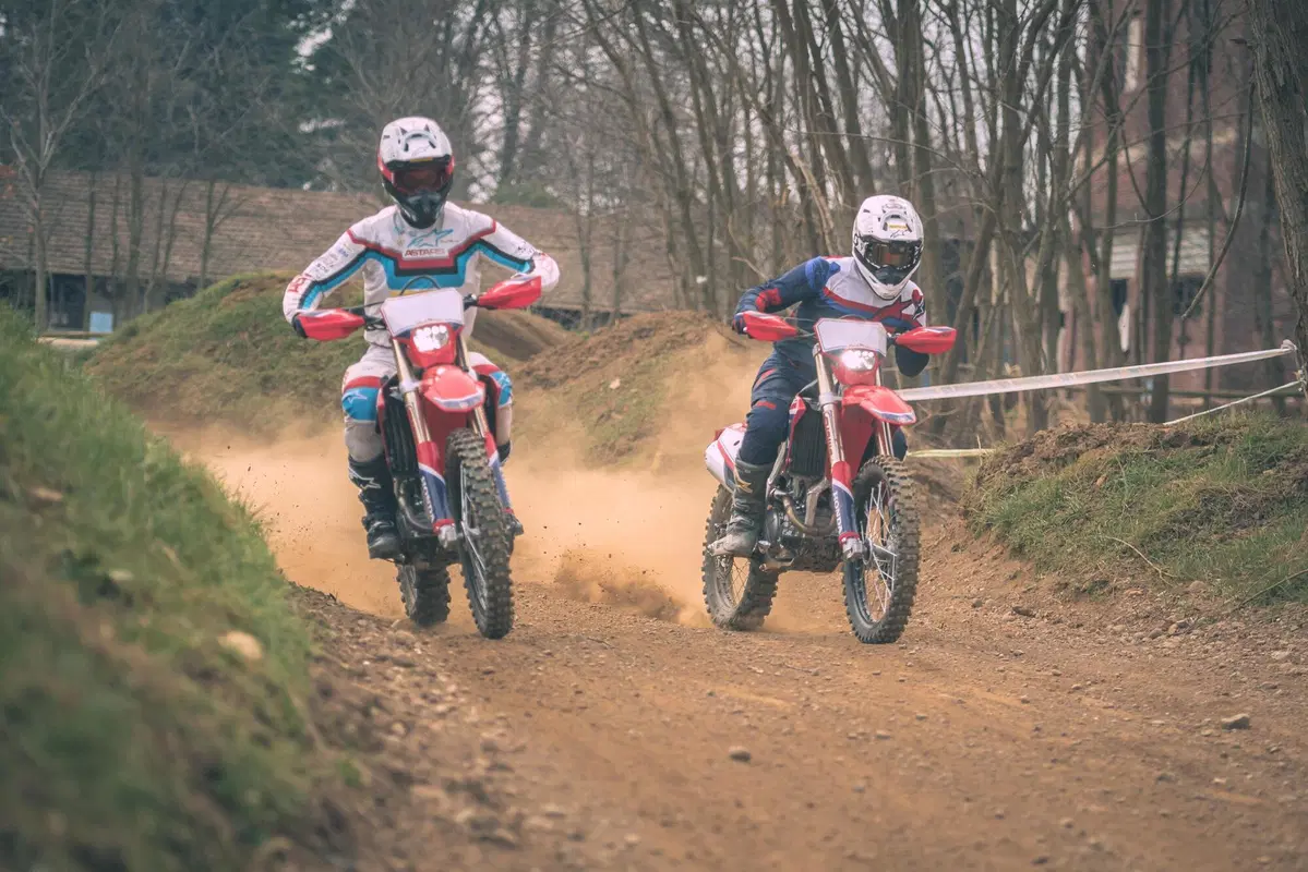 Meglio la 250 o la 300? TEST Honda CRF RX Enduro 2022: ecco le differenze (10)