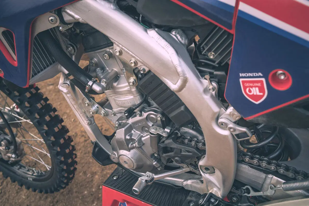 Meglio la 250 o la 300? TEST Honda CRF RX Enduro 2022: ecco le differenze (16)