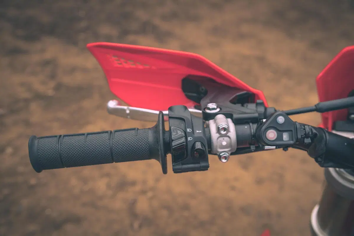 Meglio la 250 o la 300? TEST Honda CRF RX Enduro 2022: ecco le differenze (23)