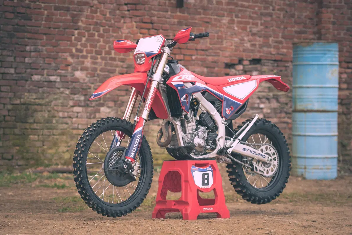 Meglio la 250 o la 300? TEST Honda CRF RX Enduro 2022: ecco le differenze (33)