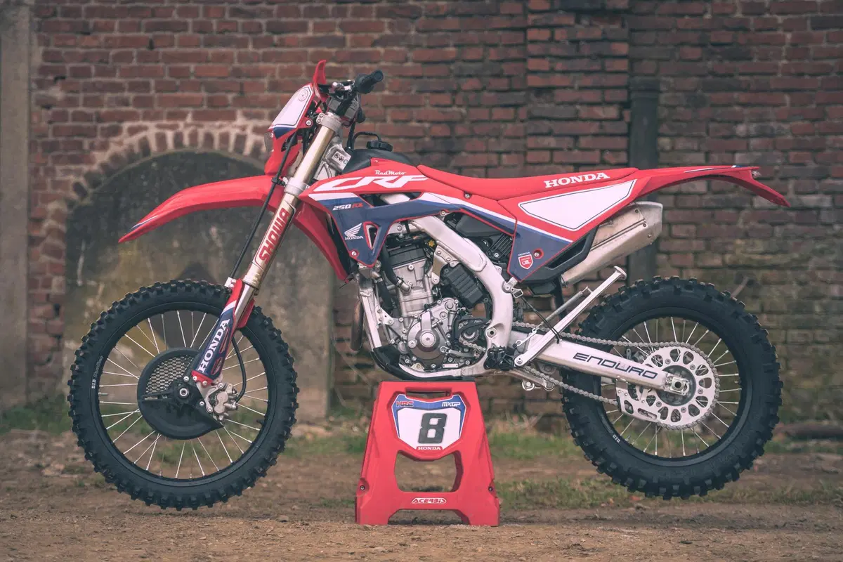 Meglio la 250 o la 300? TEST Honda CRF RX Enduro 2022: ecco le differenze (31)