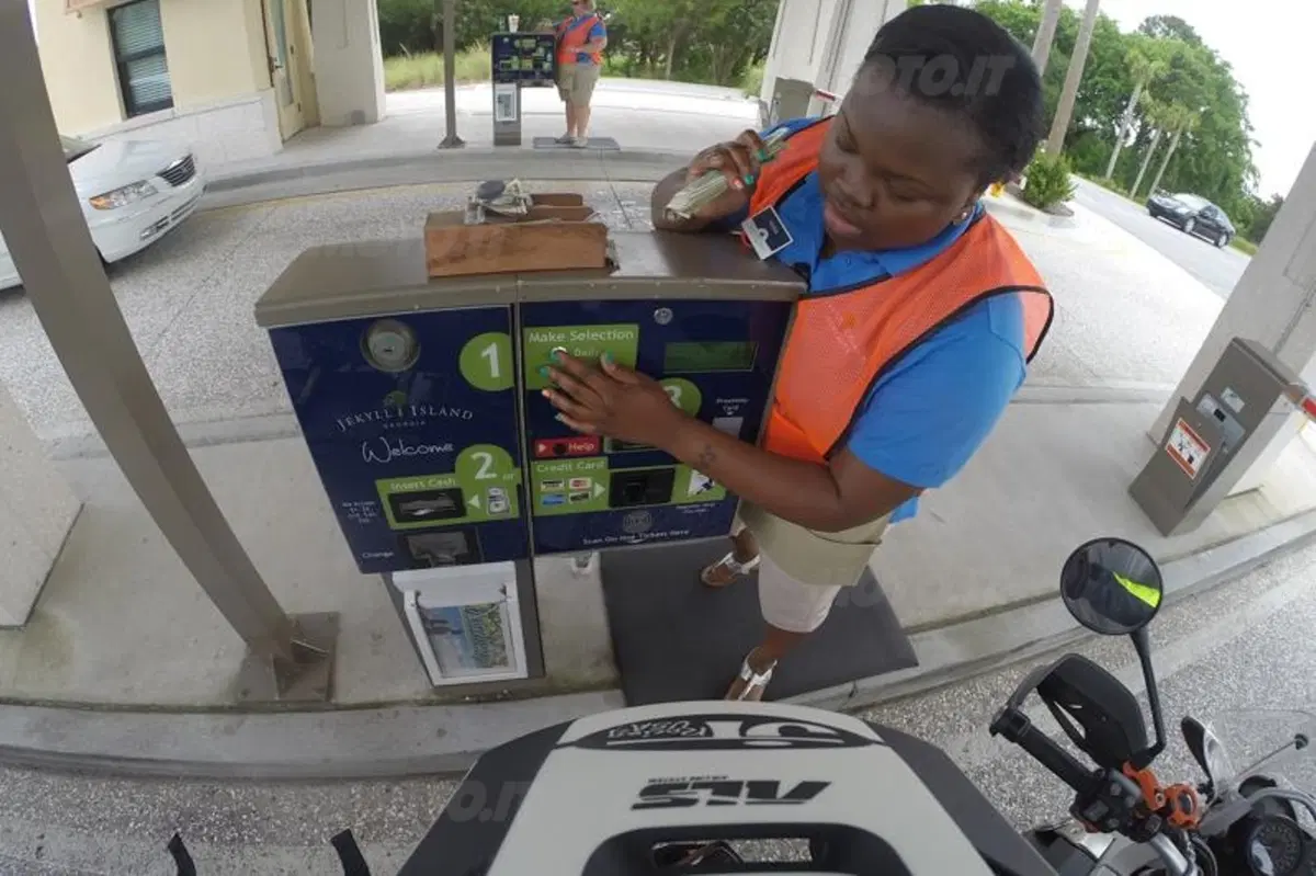 Con la action-cam sul casco è tutto un altro girare (9)
