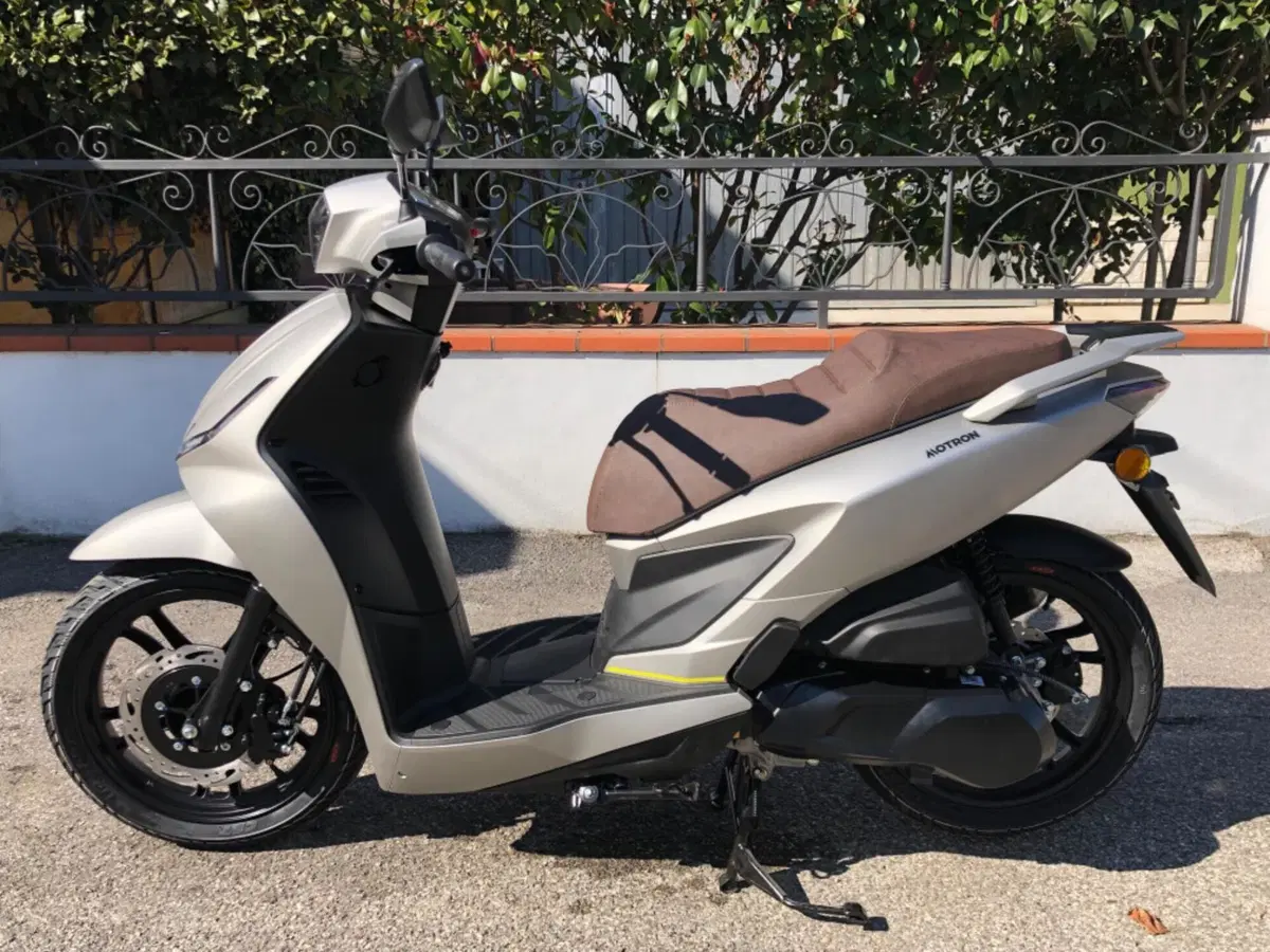 Motron Motorcycles Ventura 125 (2021 - 26) (5)