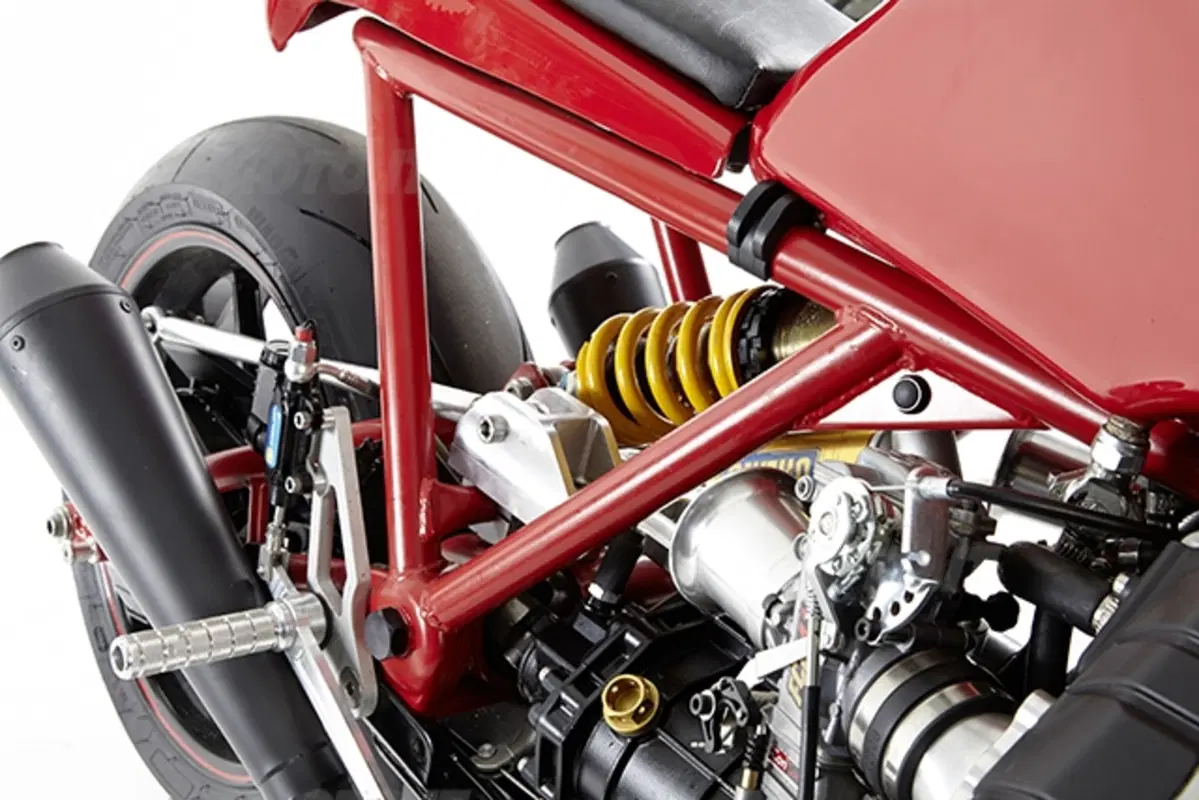 Radical Guzzi Retro Le Mans (6)