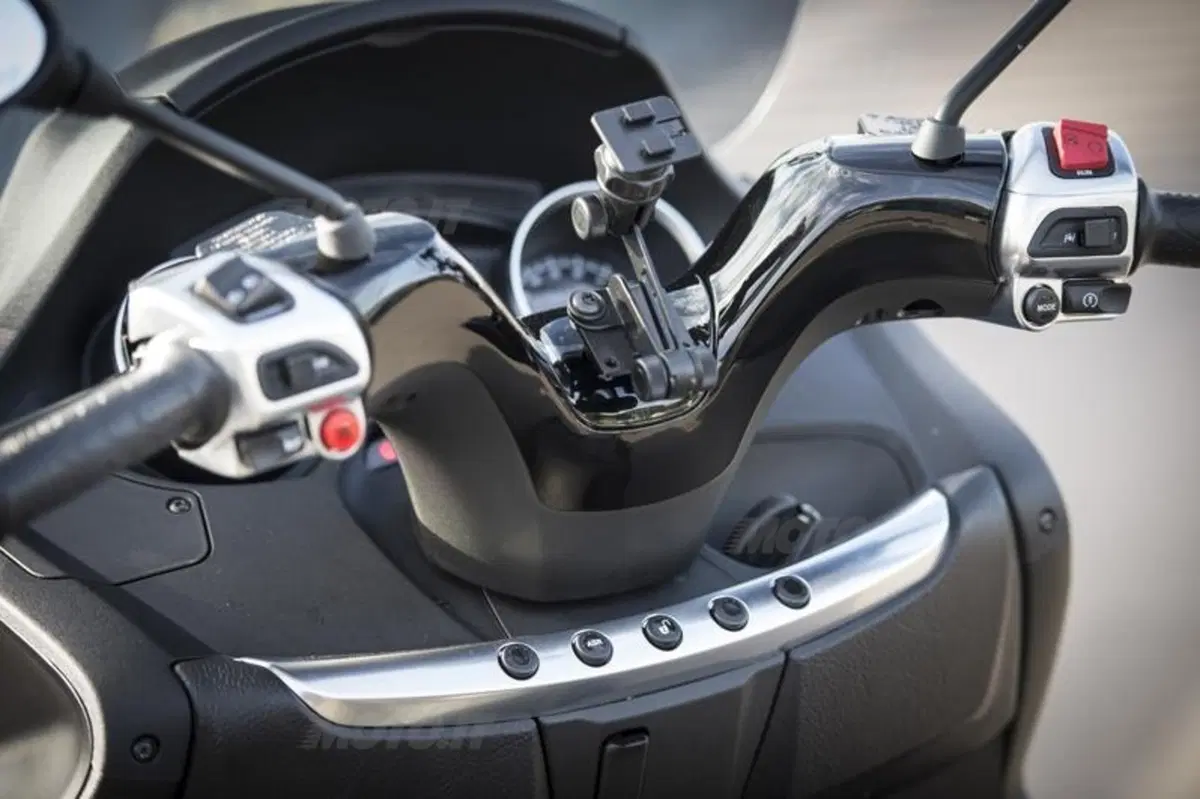 Piaggio MP3 500 ABS - ASR (20)