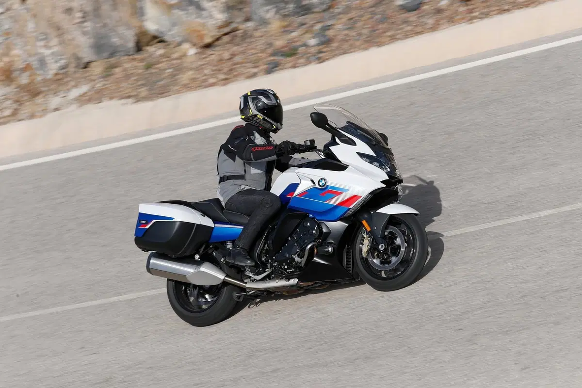 BMW K1600 GT: Turismo adrenalinico (2)