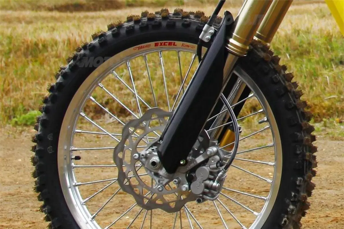 Nuova Suzuki RM450Z 2015 (8)