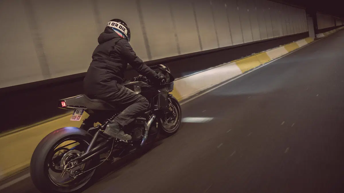 Indian FTR Black Swan by Workhorse Speed Shop: Radical Racer (10)