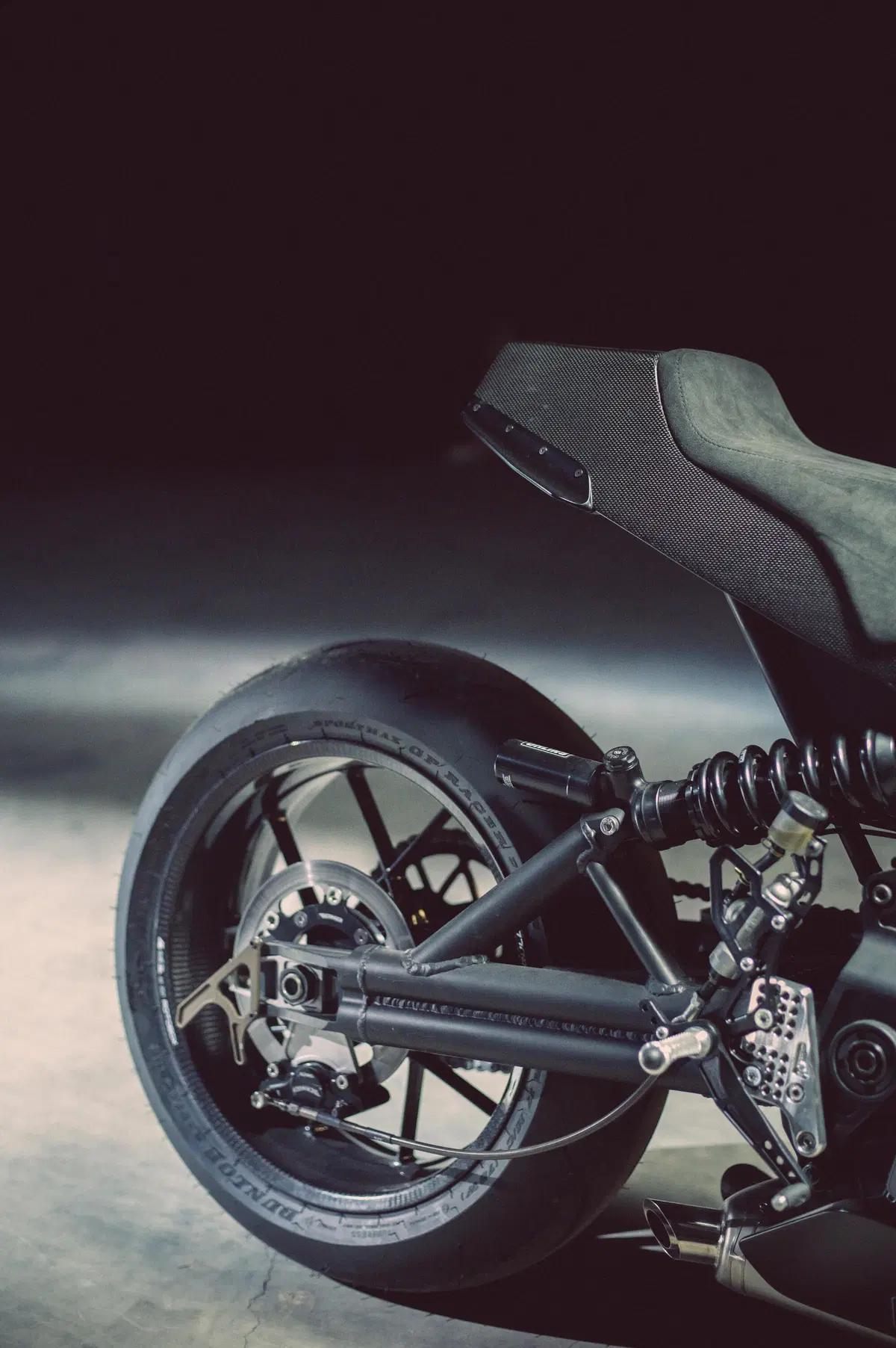 Indian FTR Black Swan by Workhorse Speed Shop: Radical Racer (12)