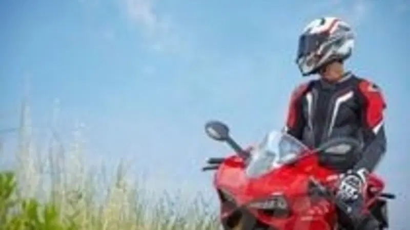 Caschi: 5 stelle Sharp per l'AGV Corsa