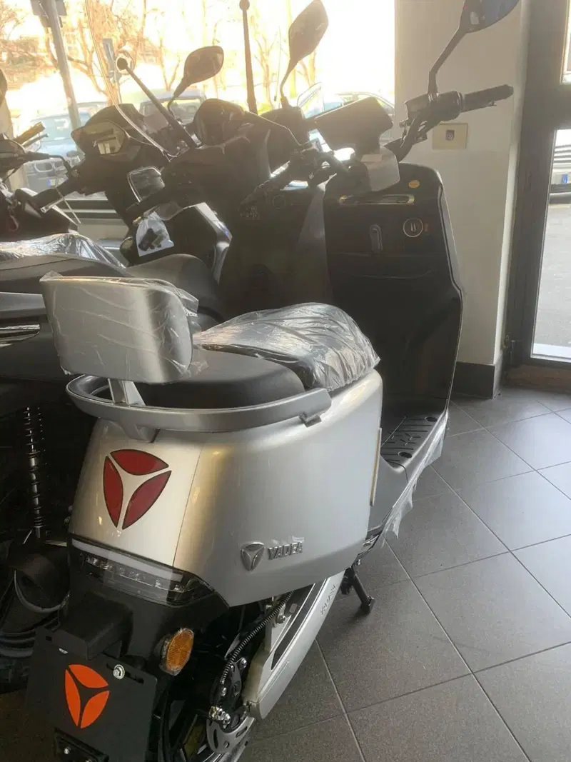 Yadea G5S (2022 - 26) (2)